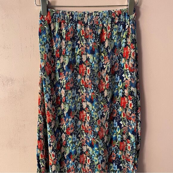 WAYF Blue Floral Pleated Maxi Skirt Size XS EUC - Picture 9 of 14